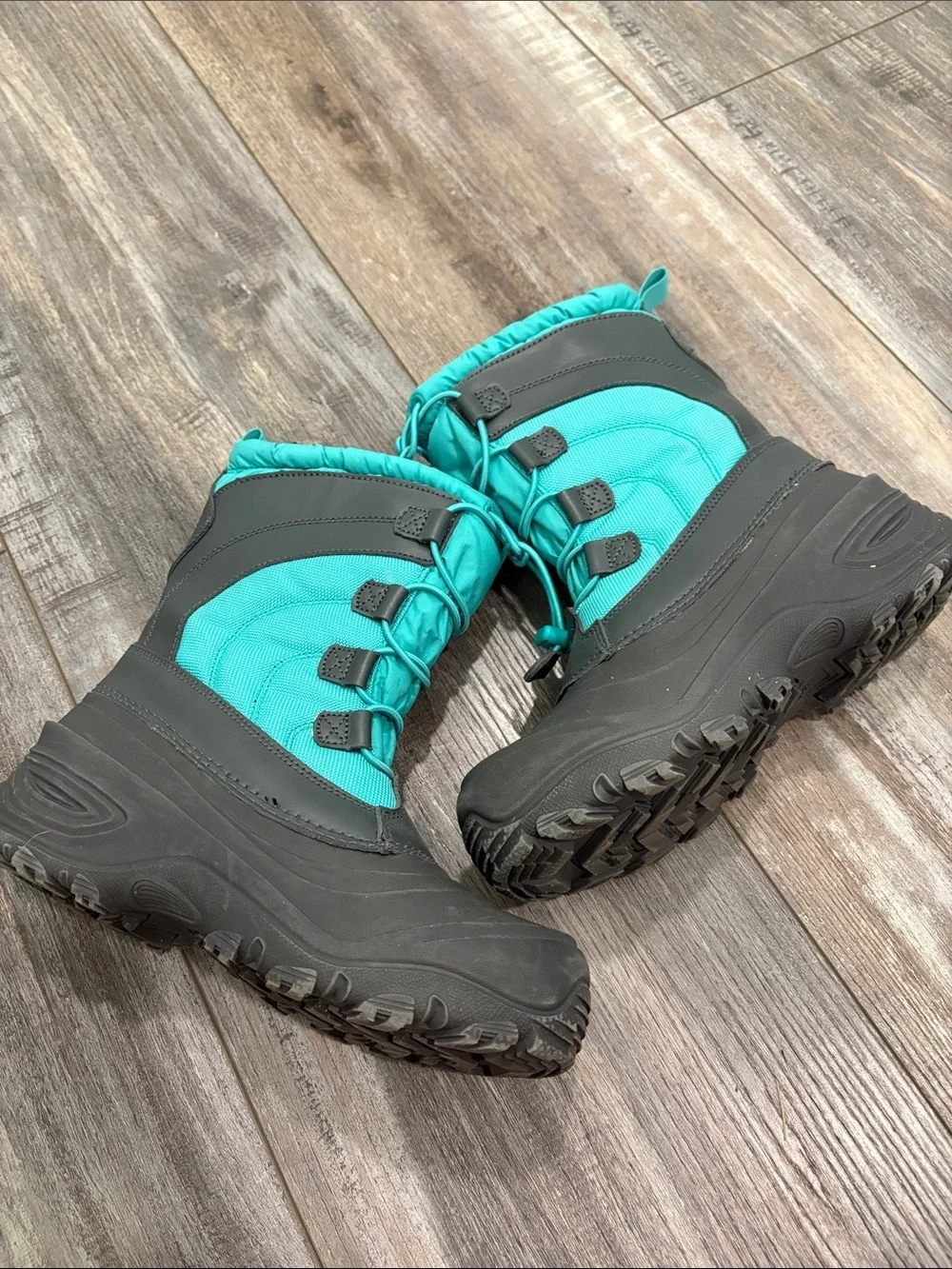 The North Face Alpenglow IV boots size 4